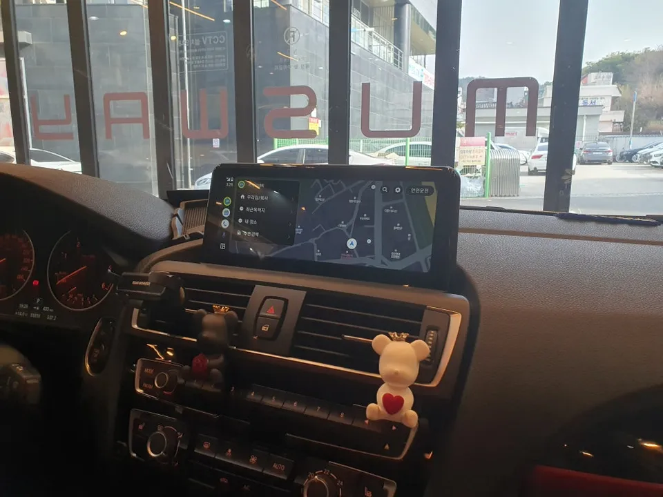 BMW X5のAndroid Auto・CarPlay取付事例 施工写真 1-2