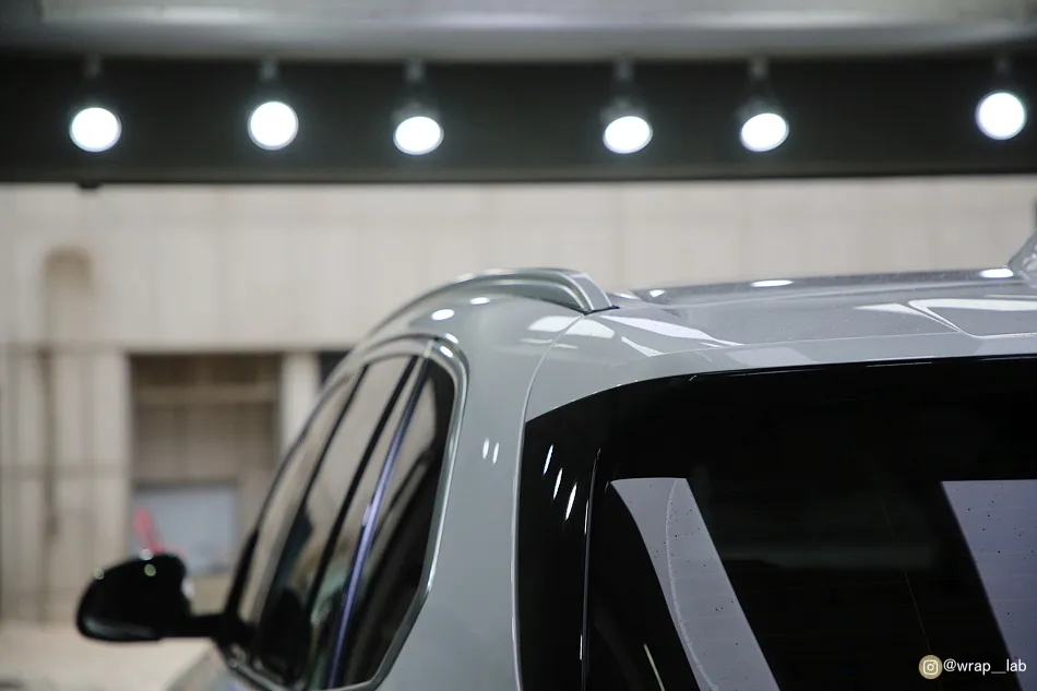 BMW X5のカーラッピング事例 施工写真 2-1