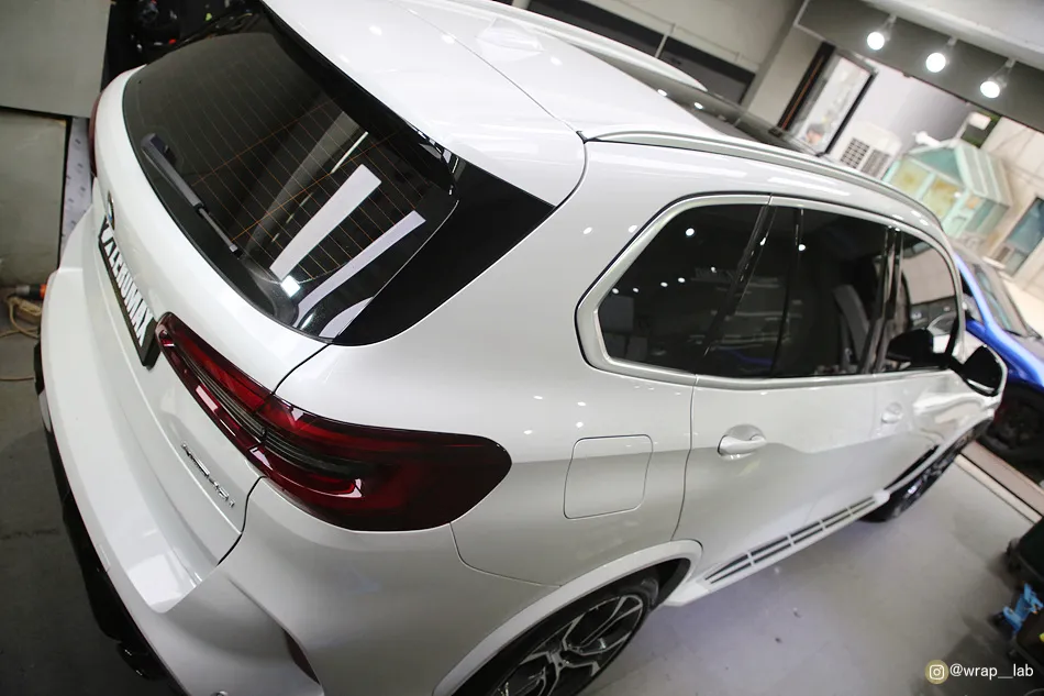 BMW X5のカーラッピング事例 施工写真 1-2