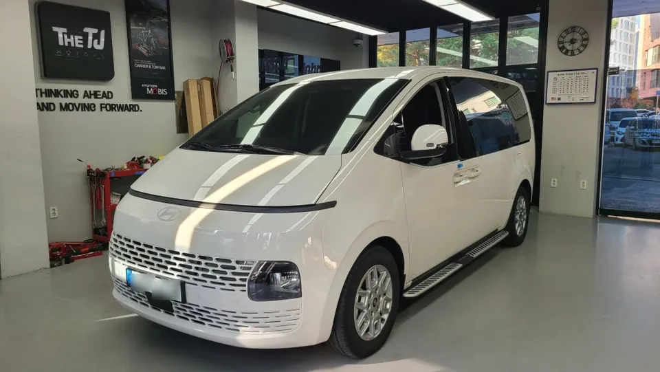 Hyundai Staria body kit installation result