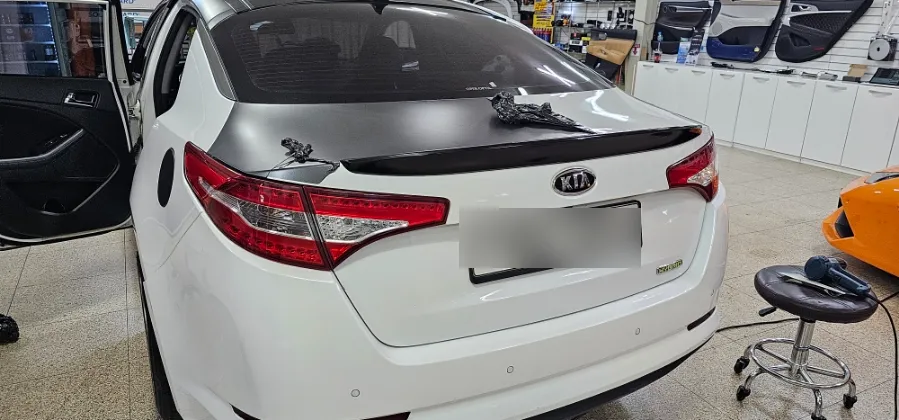 Kia K5 1st Genのカーラッピング事例｜費用目安と注意点 施工写真 4-1