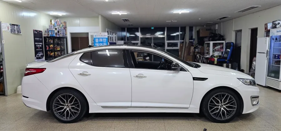 Kia K5 1st Genのカーラッピング事例｜費用目安と注意点 施工写真 1-2