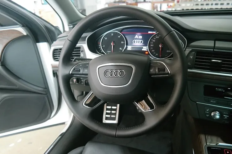 Audi A6 RS6 steering wheel - Audi A6 RS6 Steering Wheel Customization Review photo 3