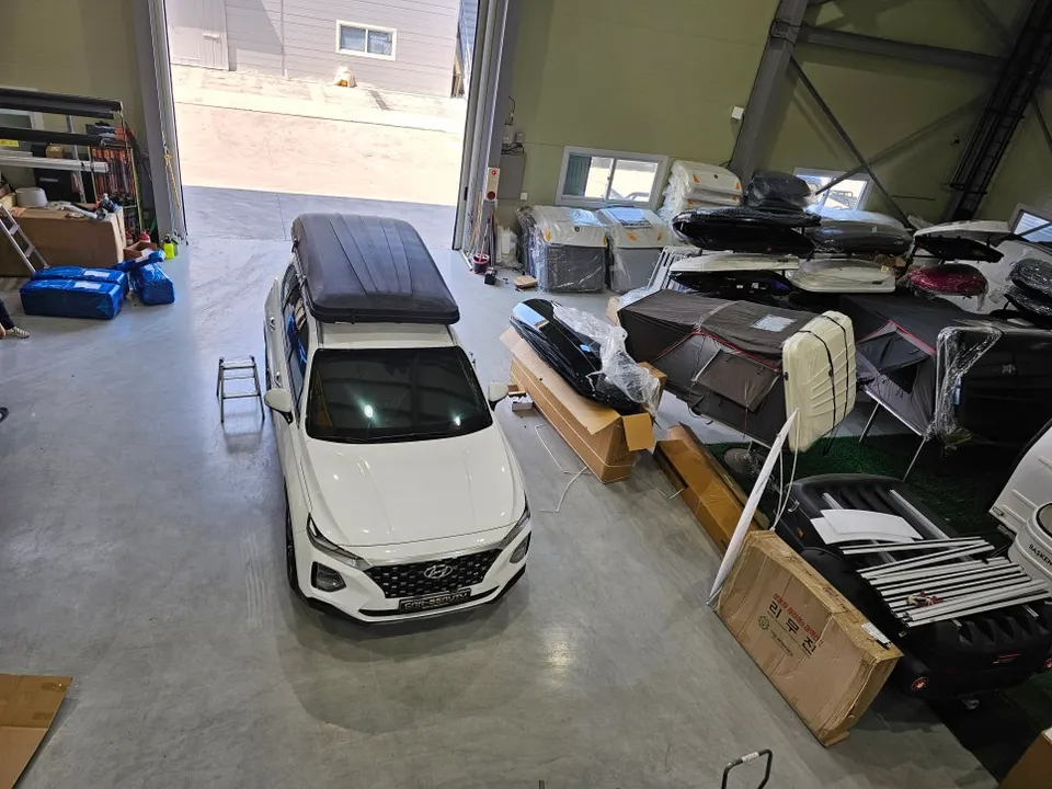 Hyundai Santa Fe TMのカーラッピング事例|費用目安・仕上がり 施工写真 3-2