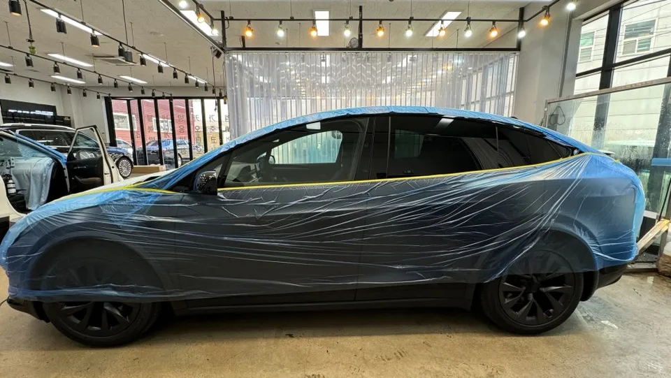 Tesla Model X window tinting - Tesla Model X Window Tinting Review: Vertex 900 Film photo 4