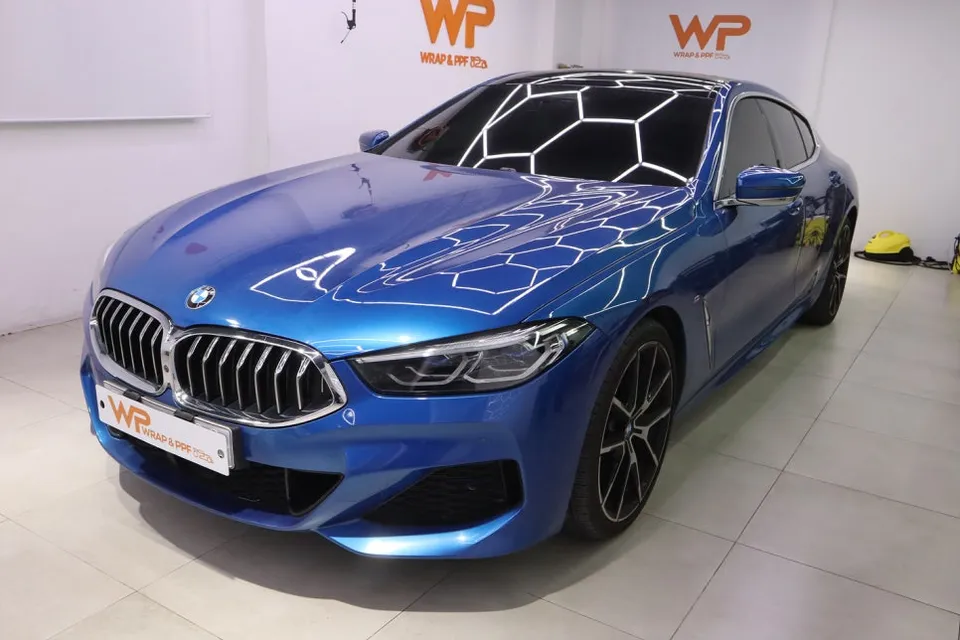 BMW 8 Series vinyl wrap - BMW 8 Series Vinyl Wrap Review: Chrome Delete for Black Performan photo 3