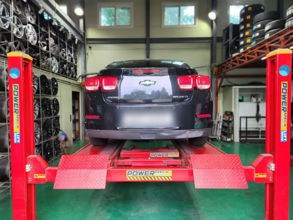 Chevrolet Malibuのホイールリペア・塗装事例 施工写真 1-1