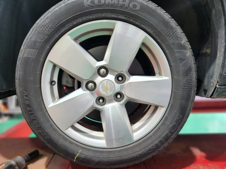 Chevrolet Malibuのホイールリペア・塗装事例 施工写真 2-1