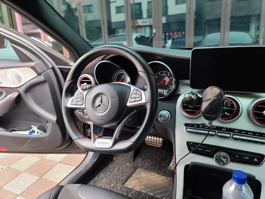 Mercedes-Benz GLC ambient lighting - Mercedes-Benz GLC Ambient Lighting Review — Enhanced Interior Moo photo 4