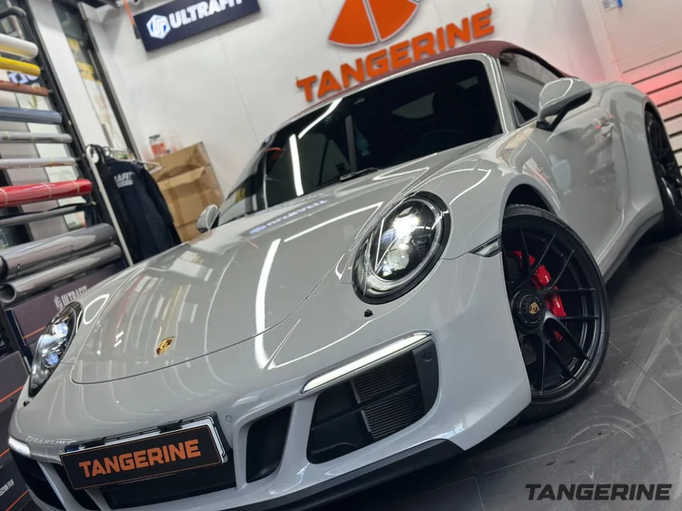 ポルシェ911のカーラッピング事例|PPF上施工の注意点 施工写真 2-1