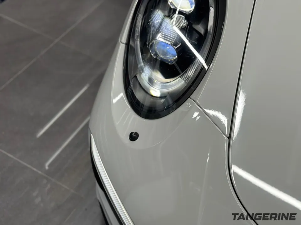 ポルシェ911のカーラッピング事例|PPF上施工の注意点 施工写真 2-3
