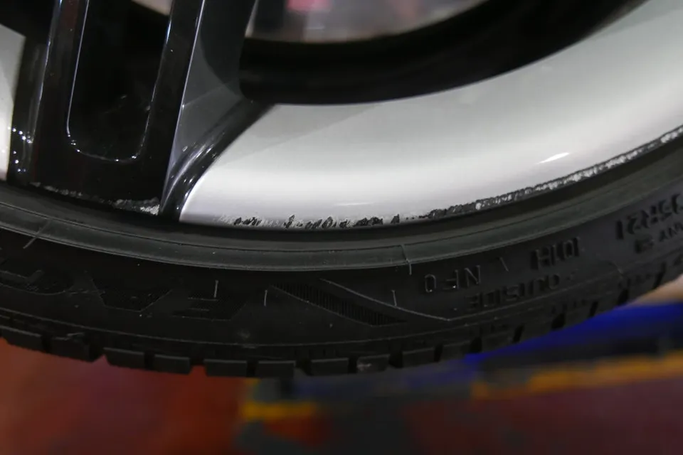 Porsche Taycan 4S wheel repair - Porsche Taycan Wheel Repair & Painting Review - Flawless Finish photo 3