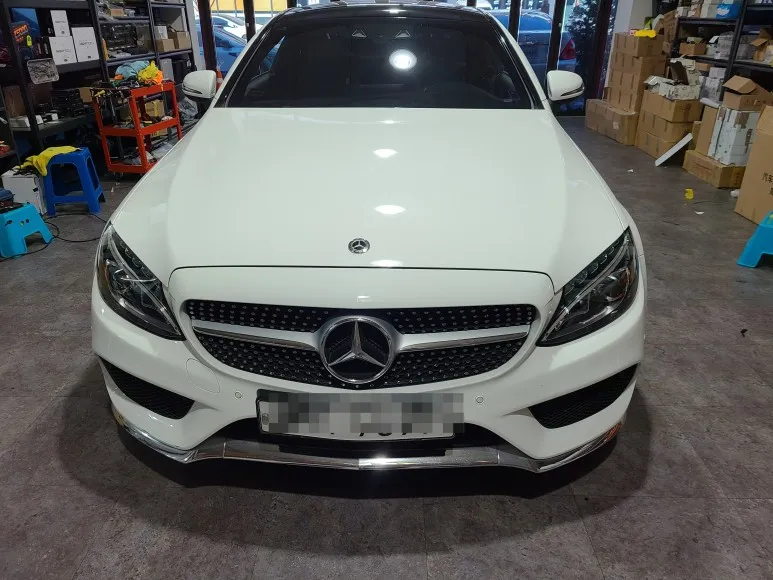 Mercedes-Benz C-Class Coupe ambient lighting review