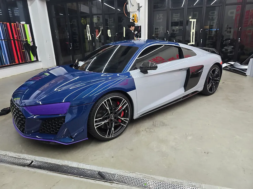 Audi R8のカーラッピング事例|ナウドグレイとカーボンPPF 施工写真 1-2