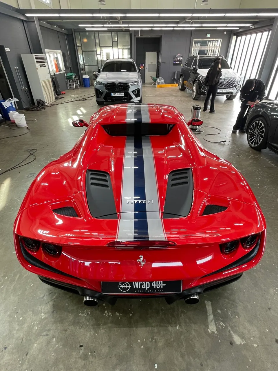 Ferrari F8 Tributoのカーラッピング事例｜費用目安・仕上がり 施工写真 3-1