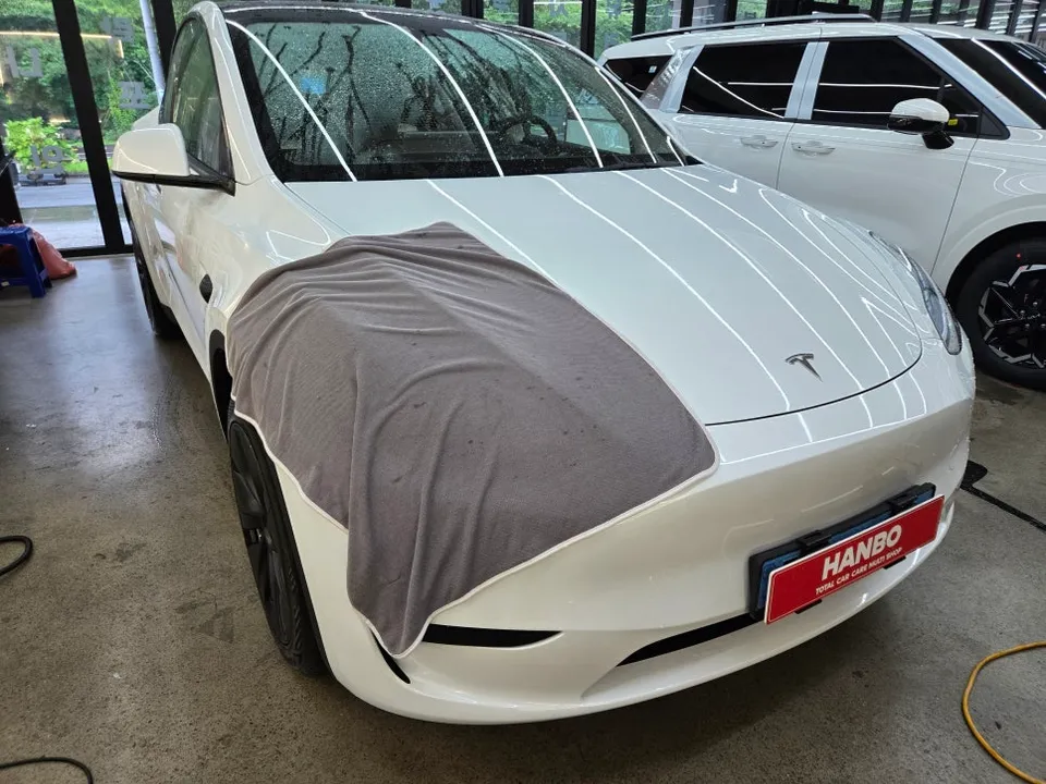 Tesla Model YのPPF施工事例|費用目安・仕上がり 施工写真 2-3