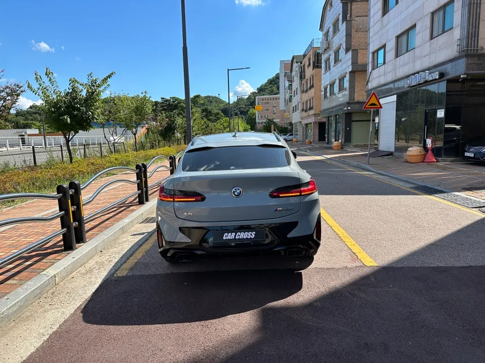 BMW X4 vinyl wrap - BMW X4 Vinyl Wrap Review — Cost & Installation photo 4