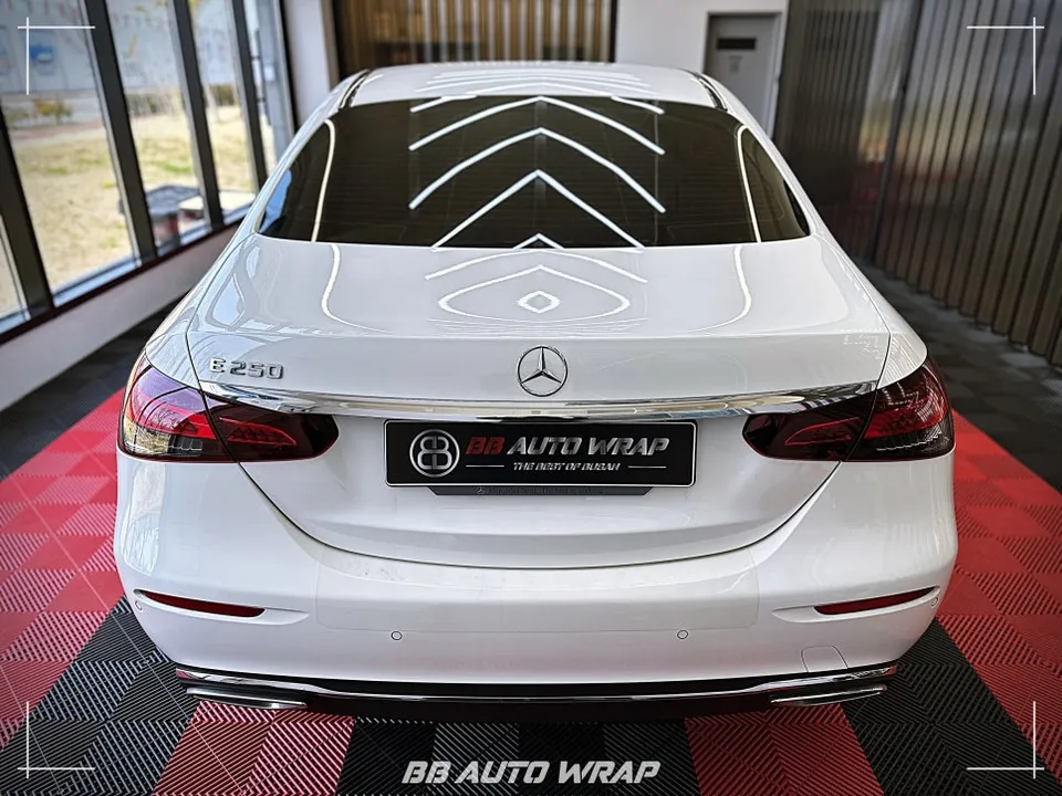 Mercedes-Benz Eクラス W213 PPF施工事例｜スタイルと保護 施工写真 3-1