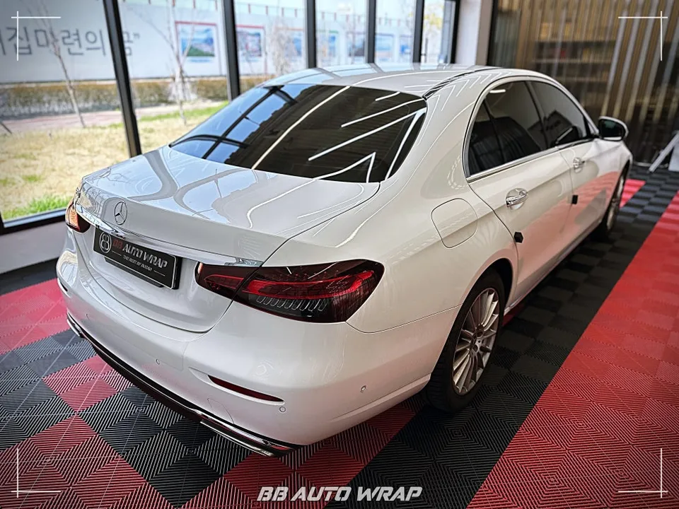 Mercedes-Benz Eクラス W213 PPF施工事例｜スタイルと保護 施工写真 1-2