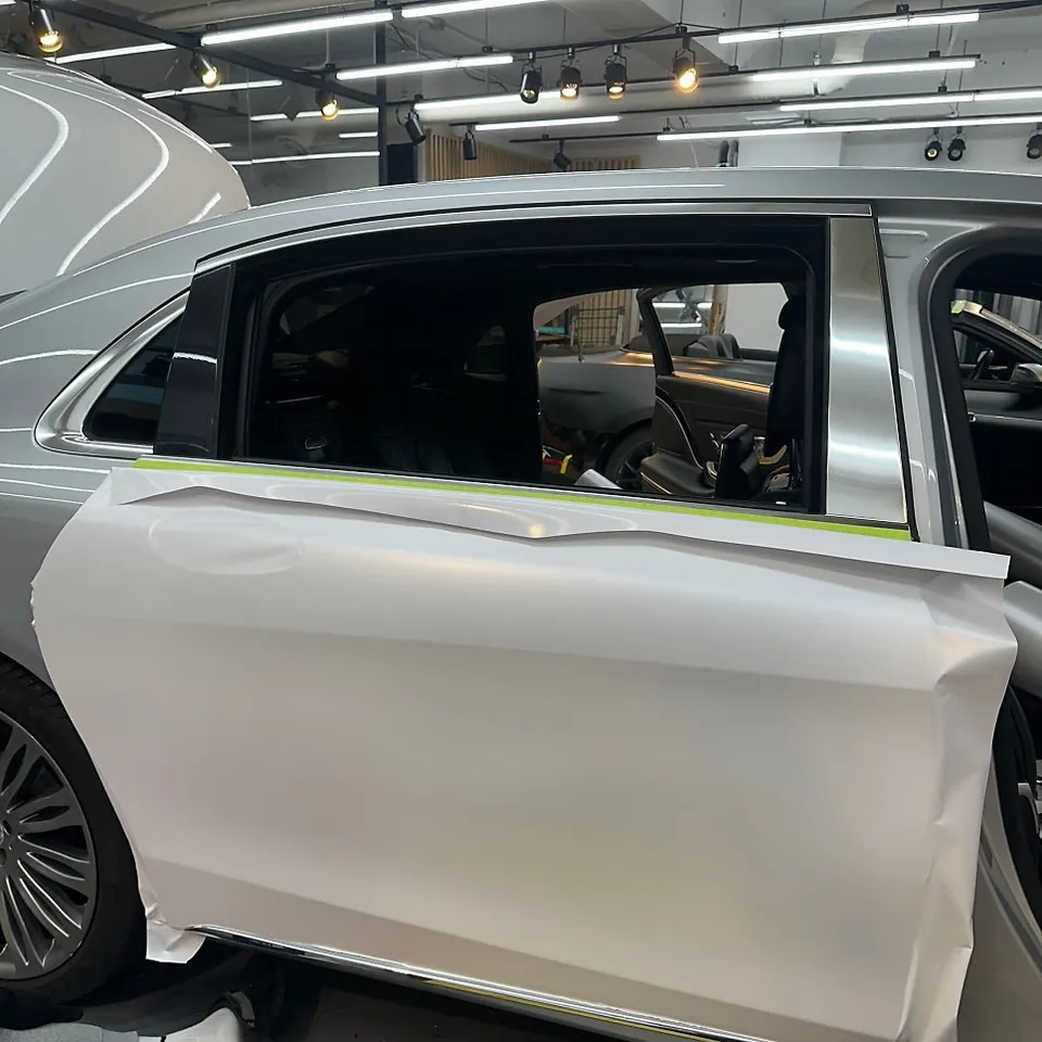 Mercedes-Benz Maybachのカーラッピング事例 施工写真 1-2