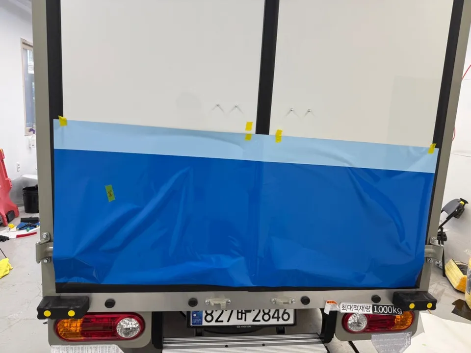 Hyundai Porterのカーラッピング事例|費用目安・仕上がり 施工写真 2-2