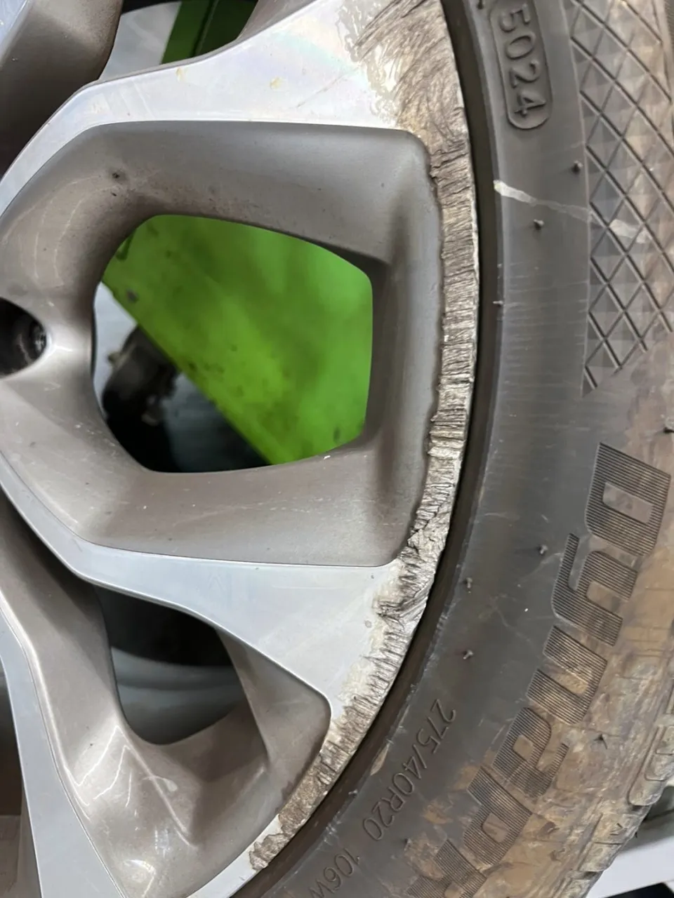BMW X6 wheel repair - BMW X6 Wheel Repair & Painting Review — Black Gloss Finish photo 4