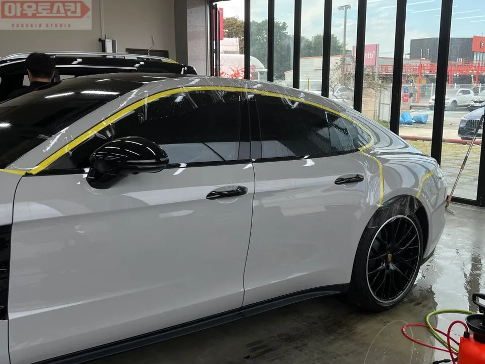 Porsche PanameraのPPF施工事例|費用目安・仕上がり 施工写真 3-2
