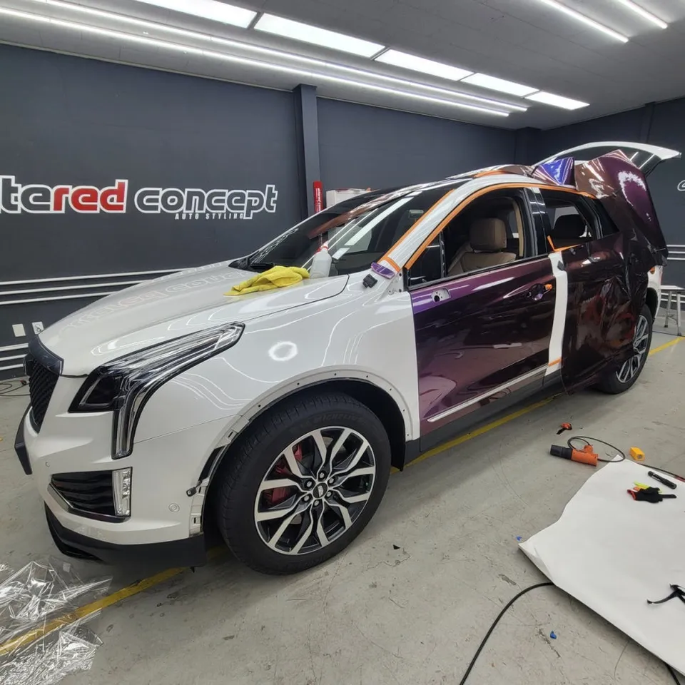 Cadillac XT5のカーラッピング事例:ミッドナイトパープル3の魅力 施工写真 1-3