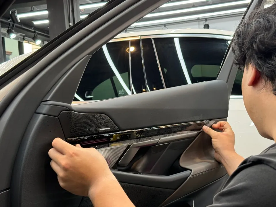 BMW 5 Series G60 ppf - BMW 5 Series G60 PPF Review: Grill Wrap & Interior Protection photo 6