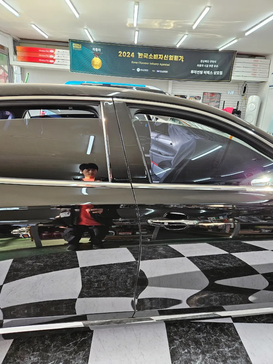 Hyundai Azeraのカーフィルム施工事例｜費用目安と仕上がり 施工写真 2-3
