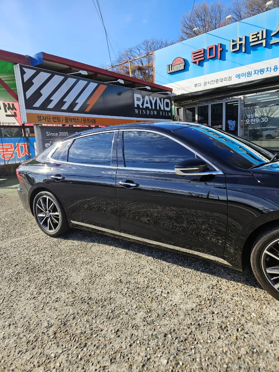 Hyundai Azeraのカーフィルム施工事例｜費用目安と仕上がり 施工写真 3-3