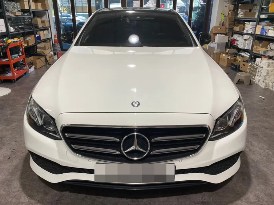 Mercedes-Benz E-Class W213 ambient lighting review
