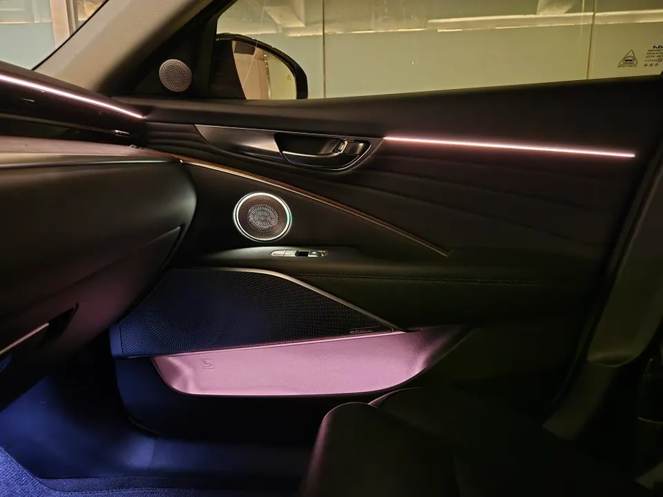Kia K900 Ambient Lighting Review: Enhanced Interior Luxury photo 4