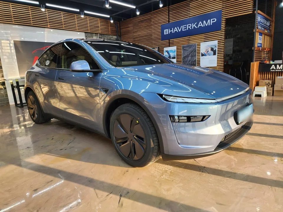 Tesla Model Y PPF施工事例｜費用目安と仕上がり 施工写真 1-3