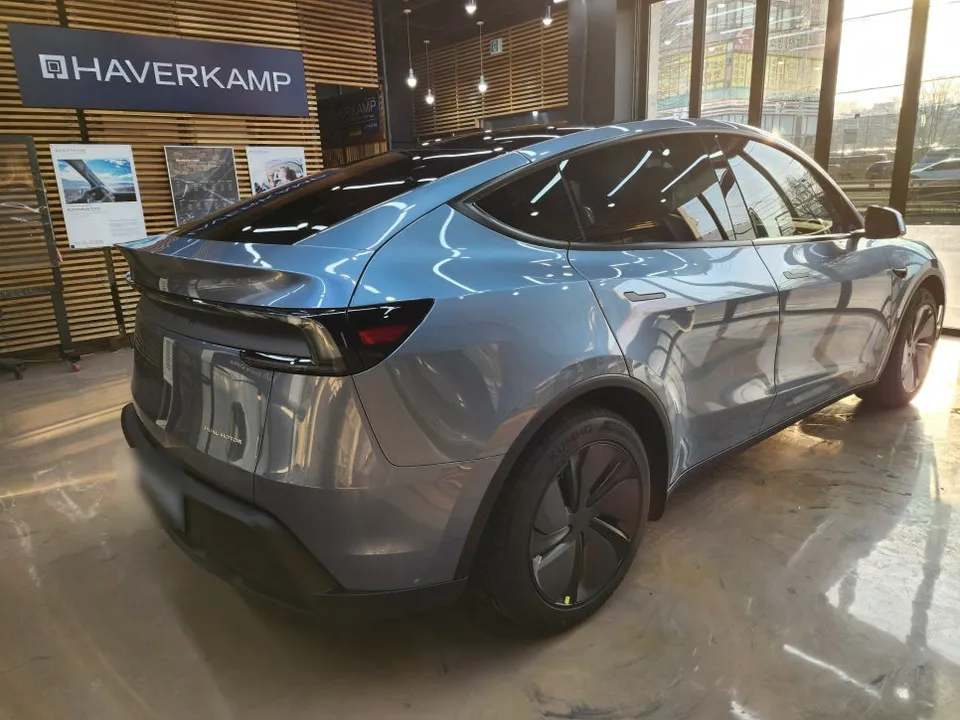 Tesla Model Y PPF施工事例｜費用目安と仕上がり 施工写真 2-3