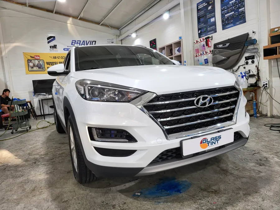 Hyundai Tucsonのカーフィルム施工事例|費用目安と仕上がり 施工写真 1-1