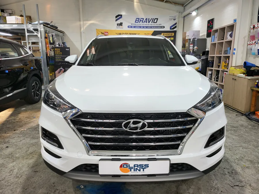Hyundai Tucsonのカーフィルム施工事例|費用目安と仕上がり 施工写真 2-1