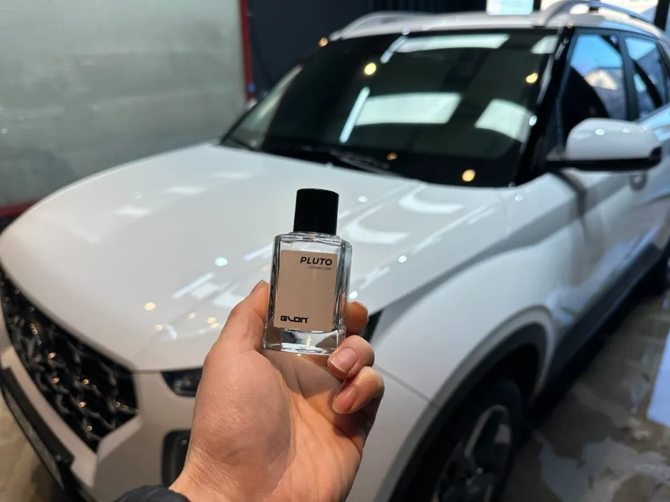 Hyundai Venueのガラスコーティング事例 施工写真 1-2