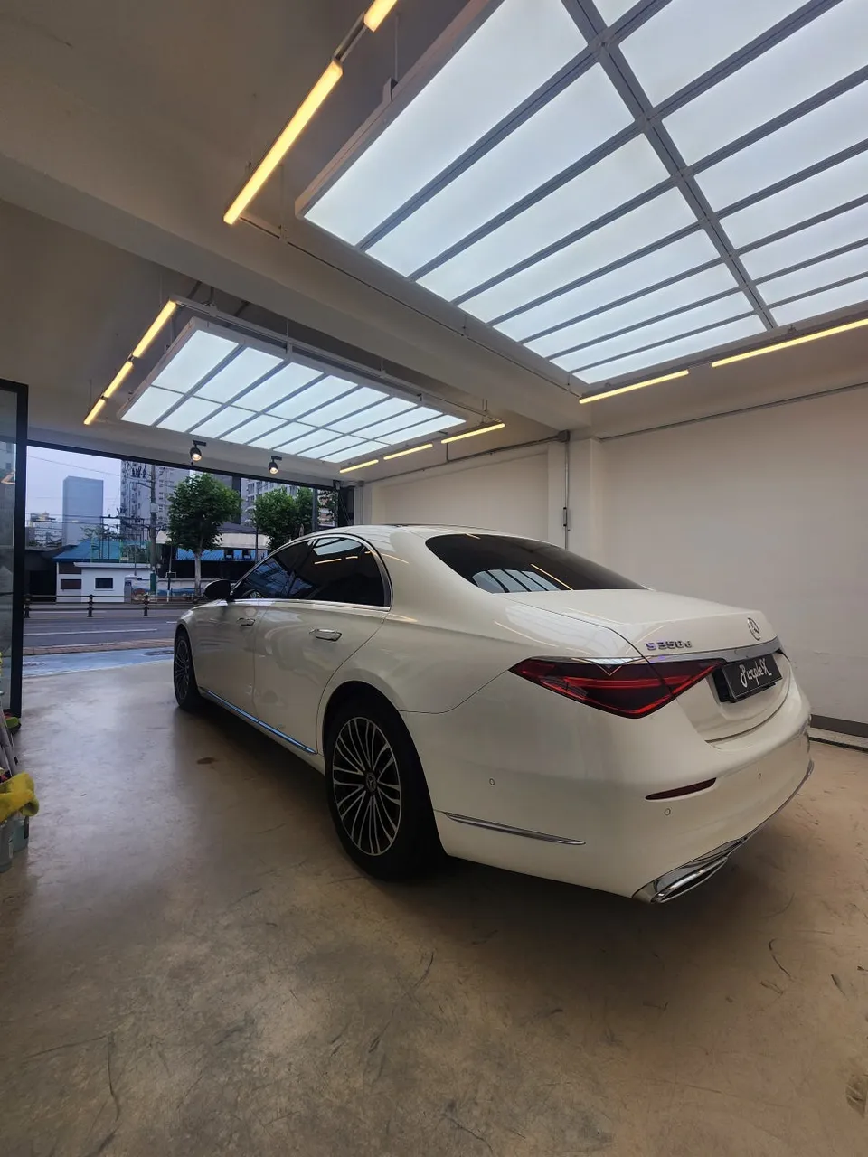 メルセデス・ベンツ Sクラス W223 PPF施工事例 施工写真 3-2
