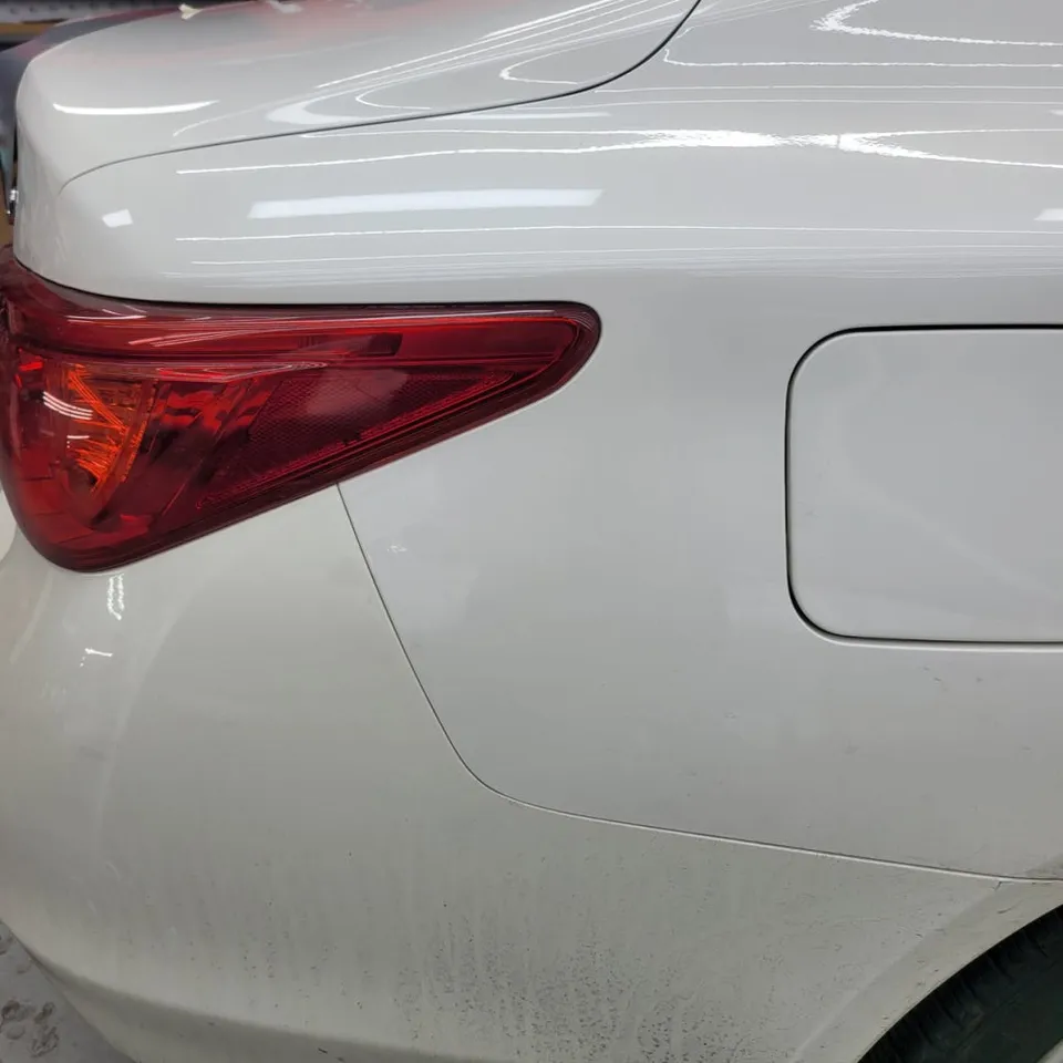 Infiniti Q50のカーラッピング事例|費用目安・仕上がり 施工写真 2-2