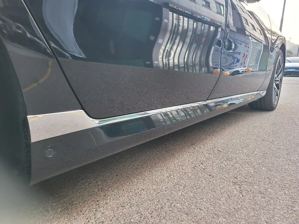 BMW 7 Seriesのカーラッピング事例|費用目安・仕上がり 施工写真 3-3