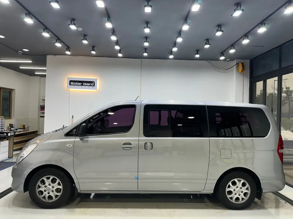 Hyundai Starexのカーフィルム施工事例｜費用目安・仕上がり 施工写真 2-1