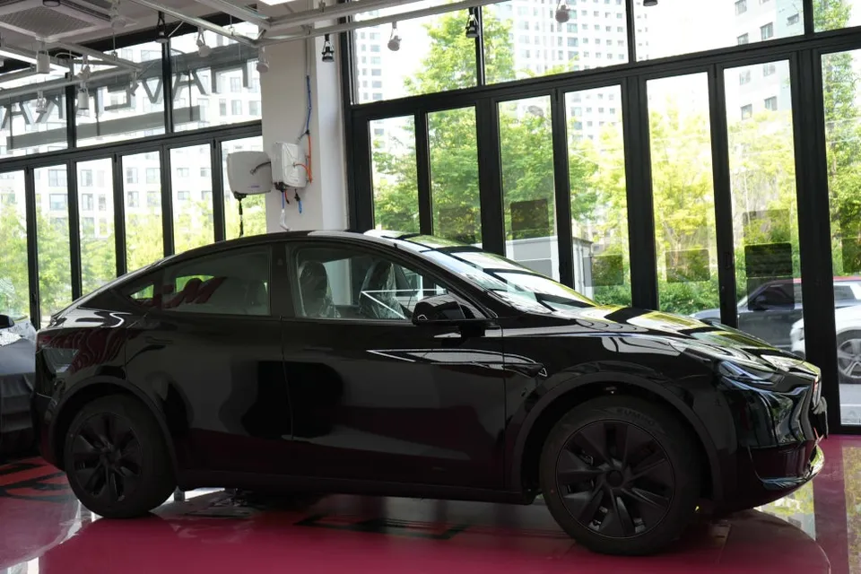 Tesla Model Yのカーフィルム施工事例 施工写真 3