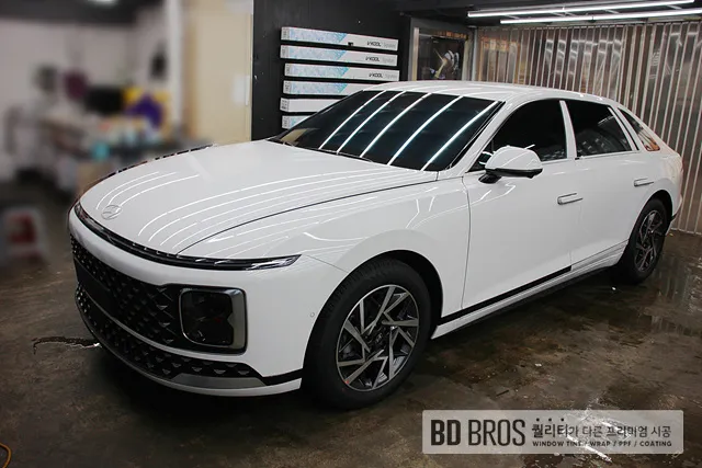 Hyundai Grandeur IGのカーフィルム施工事例|費用目安・仕上がり 施工写真 2-1