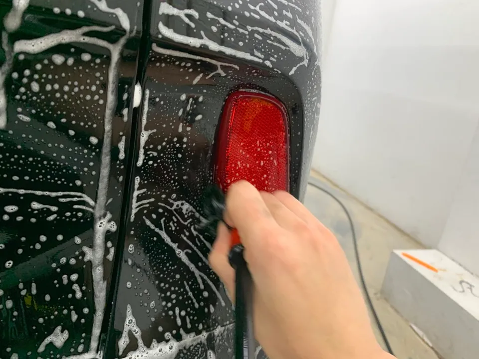 Kia Seltos vinyl wrap - Kia Seltos Vinyl Wrap Review: Silk Green & Gloss Black Combo photo 3