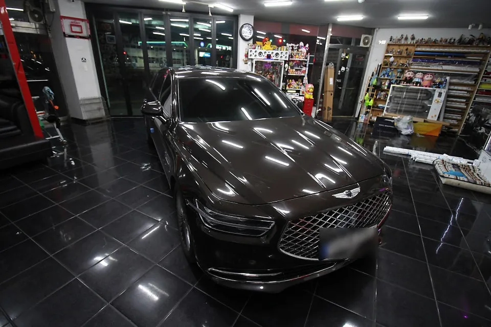 Genesis G90のカーラッピング事例｜費用目安・仕上がり 写真