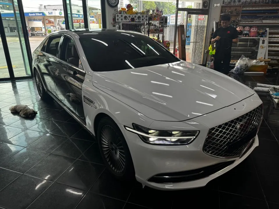 Genesis G90のカーラッピング事例｜費用目安・仕上がり 施工写真 3-2