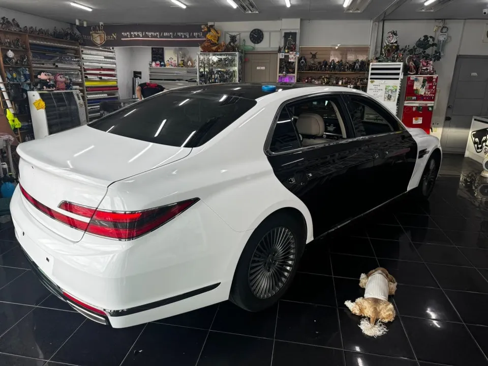 Genesis G90のカーラッピング事例｜費用目安・仕上がり 施工写真 2-3
