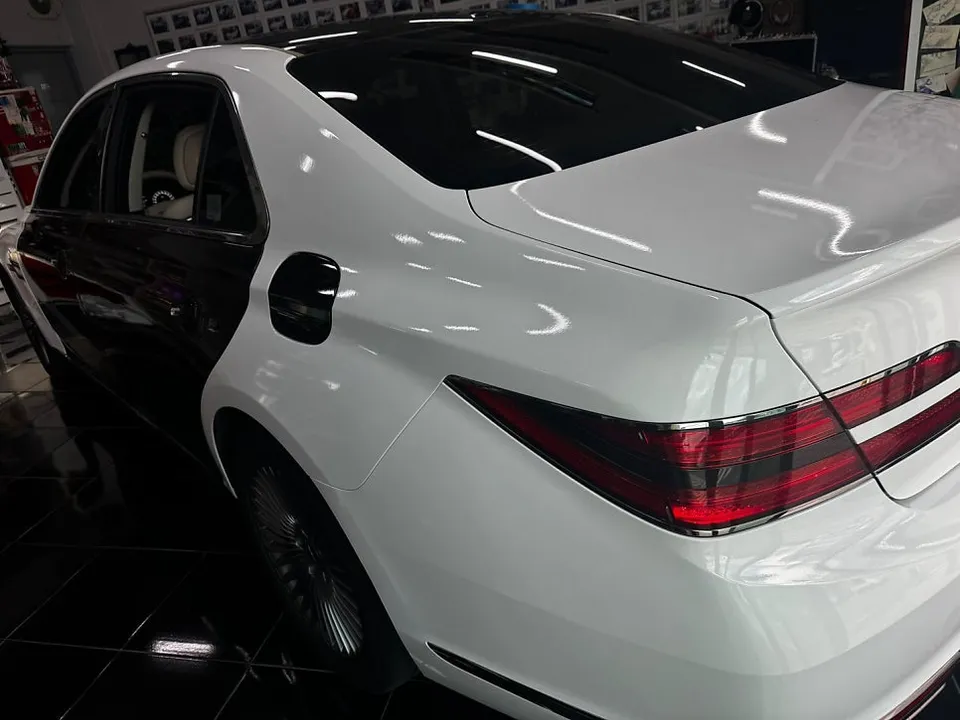 Genesis G90のカーラッピング事例｜費用目安・仕上がり 施工写真 3-3