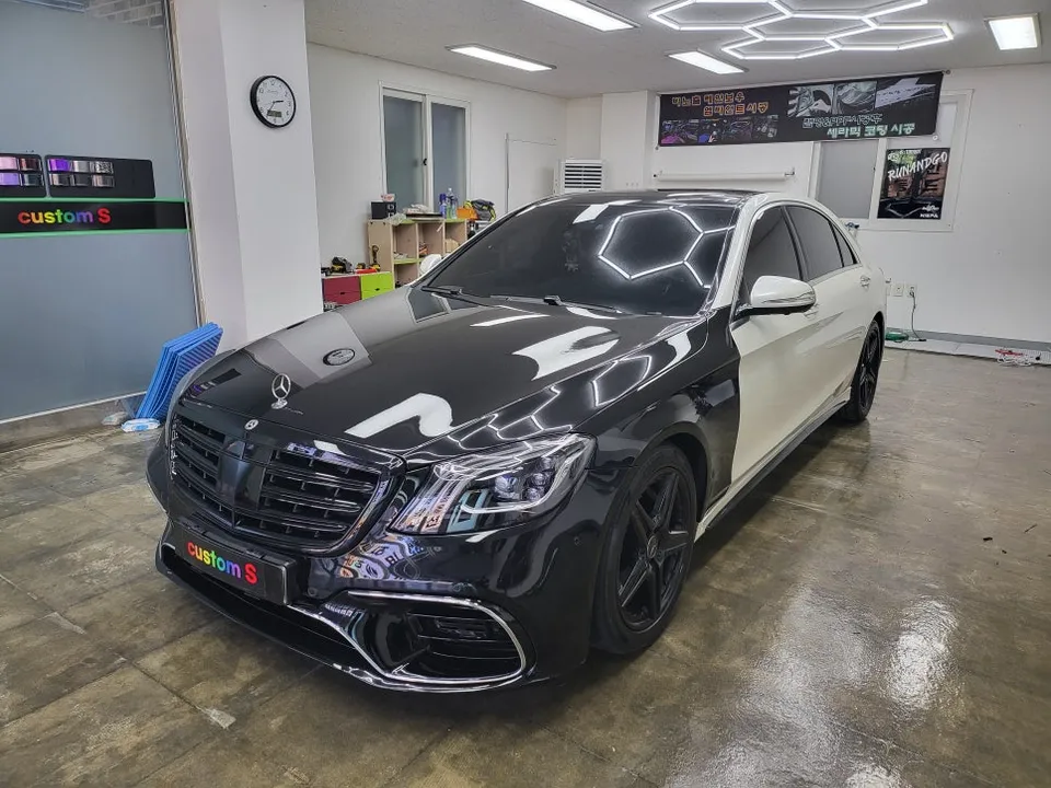 Mercedes-Benz S-Classのカーラッピング事例｜費用目安・仕上がり 施工写真 3-1